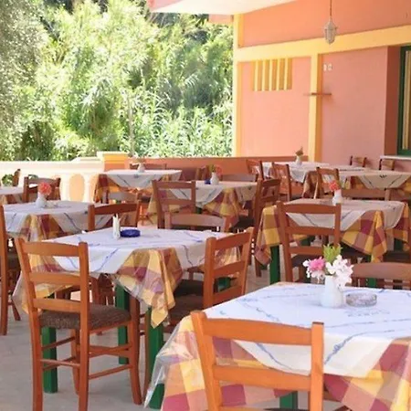 Penelope Hotel Mpoukaris