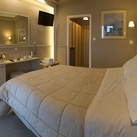 Penelope Hotel Mpoukaris