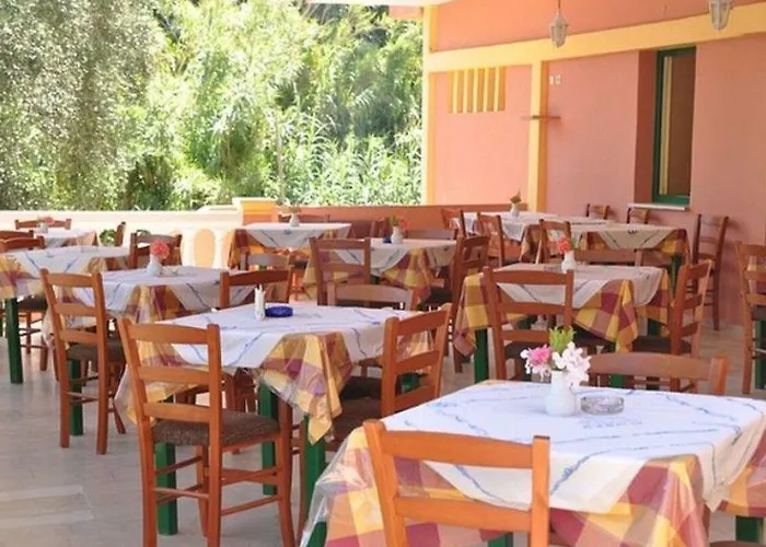 Penelope Отель Букари